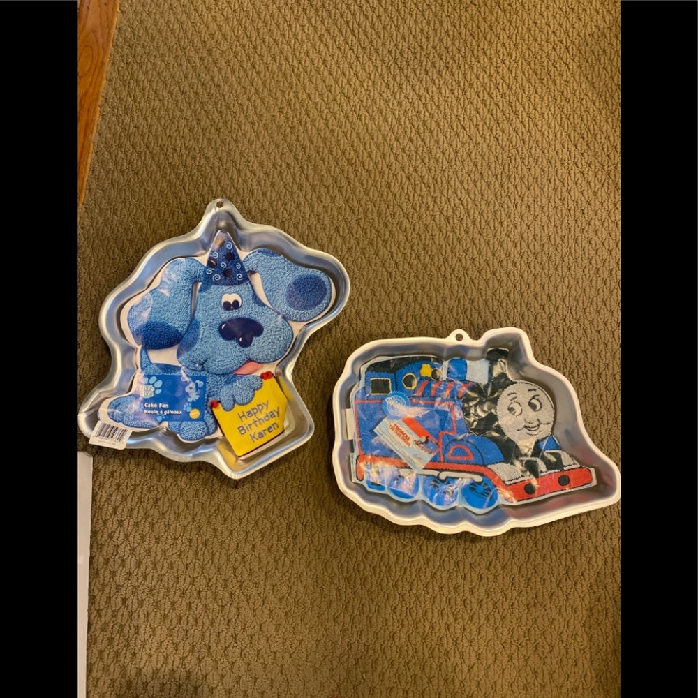 2 cake pans Thomas the Tank Engine & Blues Clues